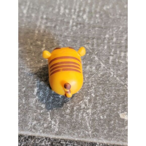 Disney Tsum Tsum Tigger Winnie the Pooh mini toy figure - Picture 4 of 4